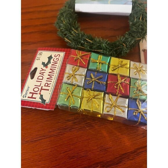 Vintage Christmas Village Accessories Bundle Lemax / Darice Clips, Wreath, 4 Set - Picture 5 of 5